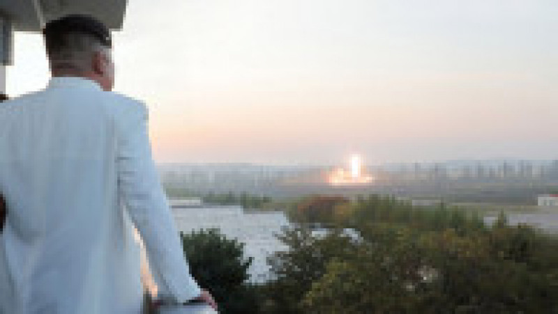 Coreea de Nord trage o rachetă cu rază lungă de acțiune la câteva zile după ce a amenințat SUA. FOTO: Profimedia Images | Poza 1 din 10