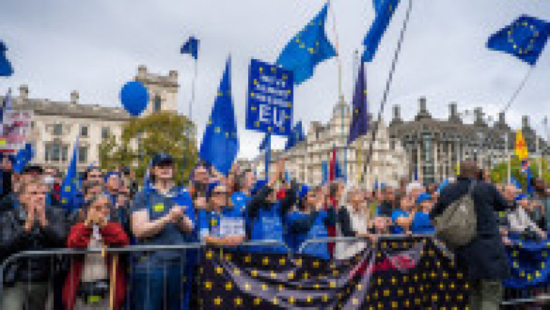 Mii de persoane, reunite sub sloganul Rejoin EU, o mișcare anti-Brexit, au manifestat la Londra cerând ca Marea Britanie să reintre în UE Foto: Profimedia Images | Poza 17 din 21