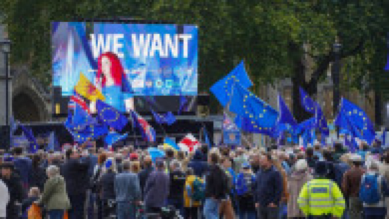 Mii de persoane, reunite sub sloganul Rejoin EU, o mișcare anti-Brexit, au manifestat la Londra cerând ca Marea Britanie să reintre în UE Foto: Profimedia Images | Poza 18 din 21