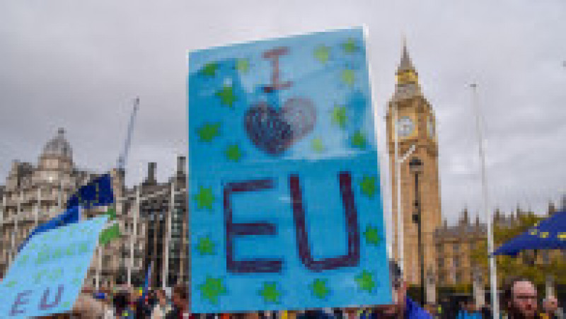 Mii de persoane, reunite sub sloganul Rejoin EU, o mișcare anti-Brexit, au manifestat la Londra cerând ca Marea Britanie să reintre în UE Foto: Profimedia Images | Poza 3 din 21