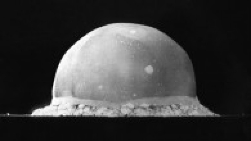 Imagine obținută la 16 milisecunde după explozia bombei atomice în cadrul testului Trinity. Foto: Profimedia Images | Poza 8 din 14