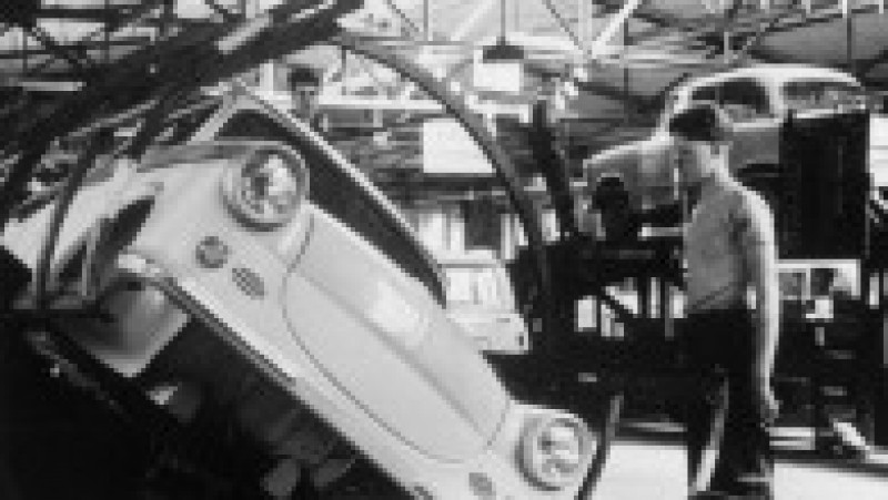 În urmă cu 65 de ani, în 1957, primul autoturism Trabant ieșea de pe linia de fabricație a uzinii din Zwickau. Sursa foto: Profimedia Images | Poza 3 din 43
