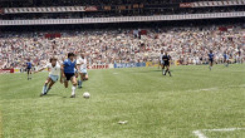 Mingea a fost folosită toate cele 90 de minute în sferturile de finală de la Cupa Mondială din 1986. Foto: Profimedia Images | Poza 5 din 12