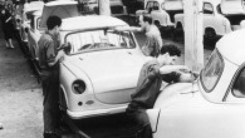 În urmă cu 65 de ani, în 1957, primul autoturism Trabant ieșea de pe linia de fabricație a uzinii din Zwickau. Sursa foto: Profimedia Images | Poza 42 din 43