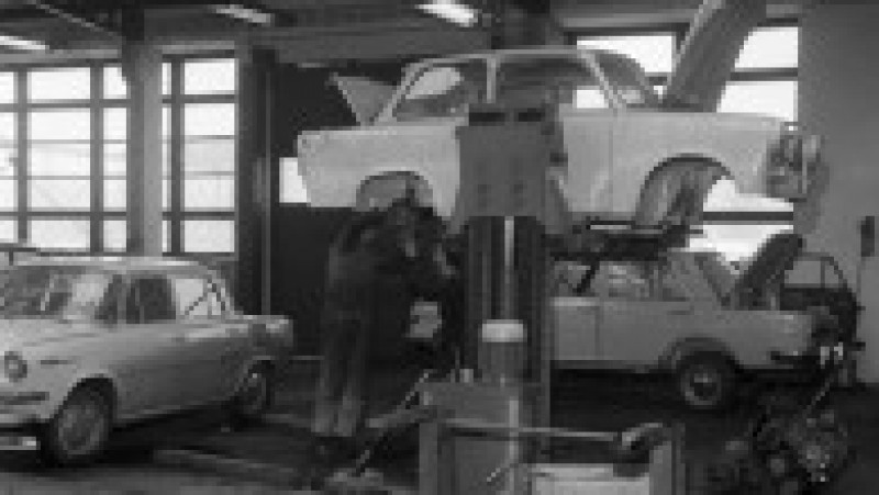 În urmă cu 65 de ani, în 1957, primul autoturism Trabant ieșea de pe linia de fabricație a uzinii din Zwickau. Sursa foto: Profimedia Images | Poza 37 din 43
