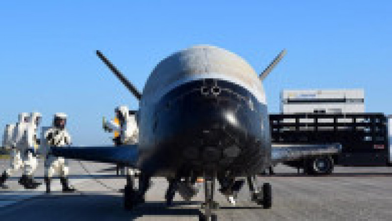 Vehiculul de testare orbital X-37B construit de Boeing a aterizat la Centrul Spațial Kennedy din Florida. Foto: Profimedia Images | Poza 8 din 8