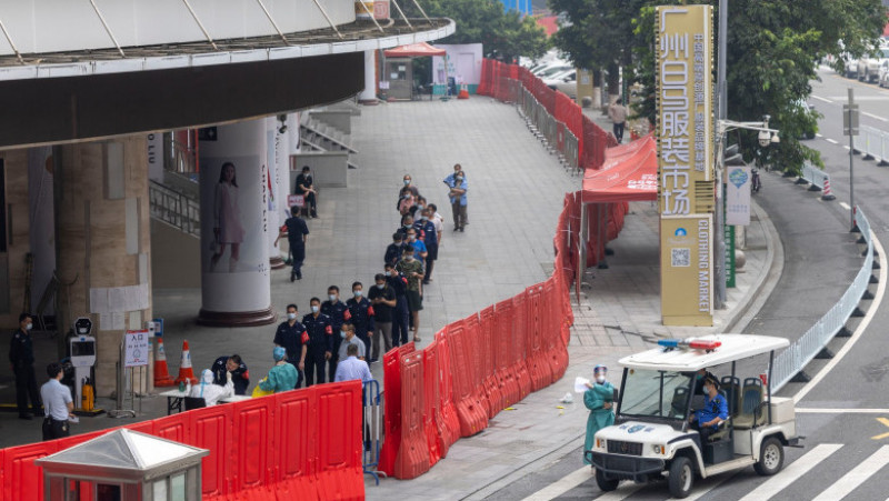 Autoritățile chineze au impus restricții dure pentru a încerca să stopeze răspândirea Covid-19. Foto Profimedia