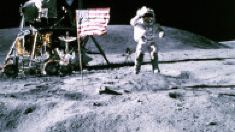 Pe 19 noiembrie 1969 misiunea Apollo 12 a aterizat pe Lună și astronauții Charles Conrad și Alan Bean au pășit pe suprafața satelitului natural al Pământului. Sursa foto: Profimedia Images | Poza 7 din 26