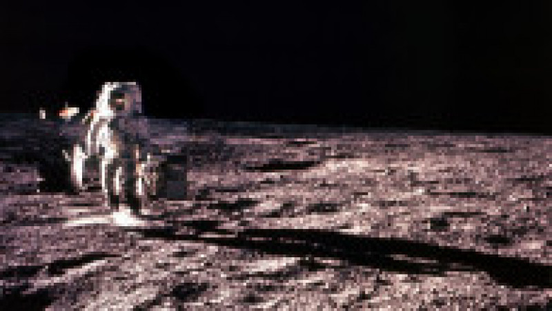 Pe 19 noiembrie 1969 misiunea Apollo 12 a aterizat pe Lună și astronauții Charles Conrad și Alan Bean au pășit pe suprafața satelitului natural al Pământului. Sursa foto: Profimedia Images | Poza 12 din 26
