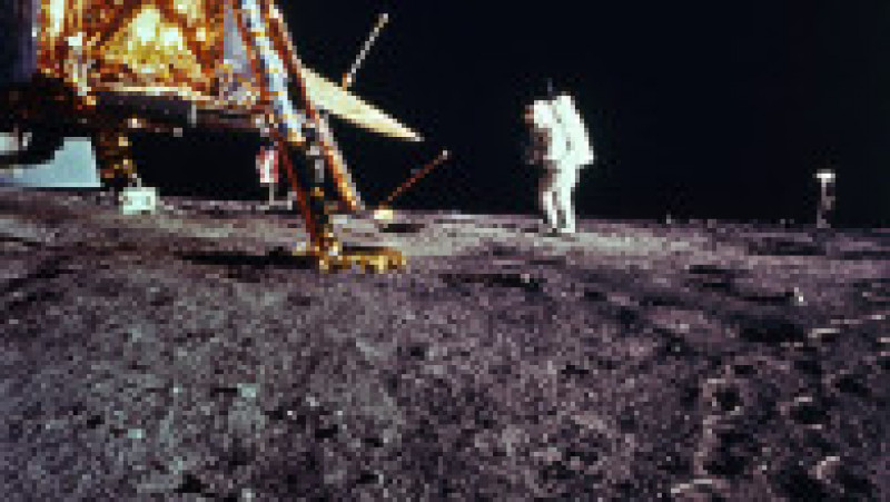 Pe 19 noiembrie 1969 misiunea Apollo 12 a aterizat pe Lună și astronauții Charles Conrad și Alan Bean au pășit pe suprafața satelitului natural al Pământului. Sursa foto: Profimedia Images | Poza 10 din 26