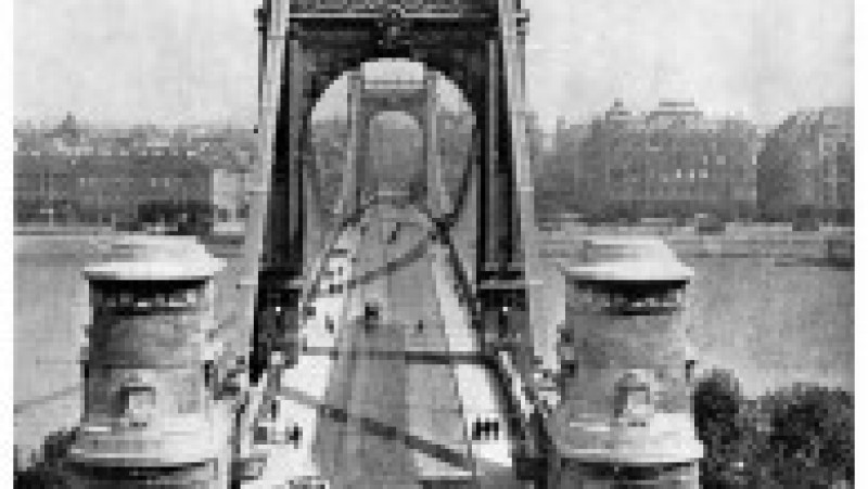 Podul Erzsbet din Budapesta, aproximativ 1914. Sursa foto: Profimedia Images | Poza 12 din 23