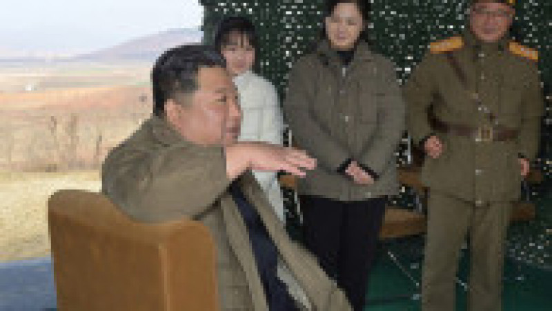 Primele imagini cu fiica lui Kim Jong Un, a cărei existență a fost până acum învăluită de mister. Foto: KCNA.kp | Poza 13 din 15