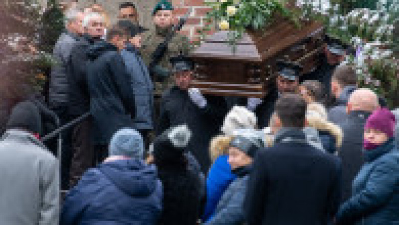 Bărbatul în vârstă de 60 ani, victimă a unei rachete căzute în satul polonez Przewodow, a fost înmormântat cu onoruri militare. Foto: Profimedia | Poza 3 din 20