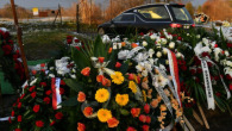 Bărbatul în vârstă de 60 ani, victimă a unei rachete căzute în satul polonez Przewodow, a fost înmormântat cu onoruri militare. Foto: Profimedia | Poza 20 din 20