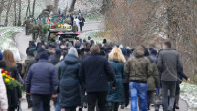 Bărbatul în vârstă de 60 ani, victimă a unei rachete căzute în satul polonez Przewodow, a fost înmormântat cu onoruri militare. Foto: Profimedia | Poza 10 din 20