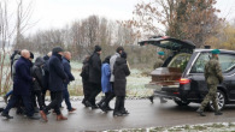 Bărbatul în vârstă de 60 ani, victimă a unei rachete căzute în satul polonez Przewodow, a fost înmormântat cu onoruri militare. Foto: Profimedia | Poza 15 din 20