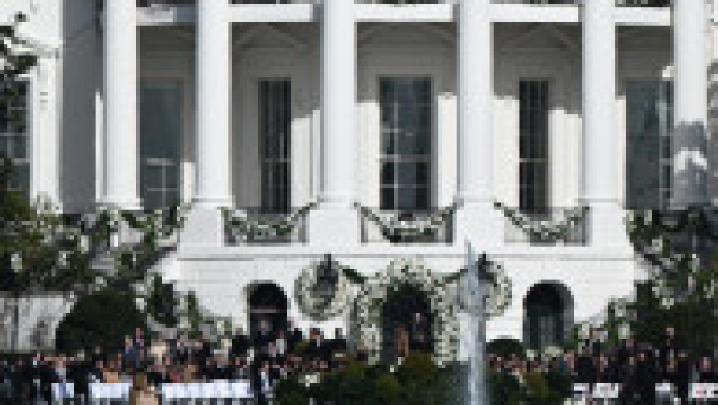 Presa nu a avut acces la evenimentul de pe peluza Casei Albe, unde s-a căsătorit nepoata președintelui Joe Biden. Foto: Profimedia | Poza 6 din 7