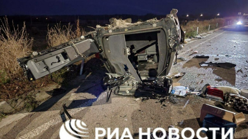 Imagini cu mașina distrusă a liderului prorus din Herson. Foto: RIA/Twitter