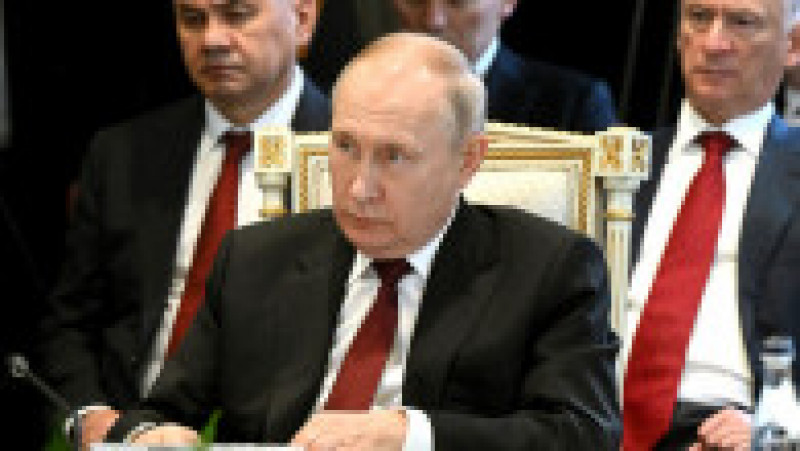 Vladimir Putin, încadrat de Serghei Șoigu și Nikolai Patrușev. Foto: kremlin.ru | Poza 5 din 7