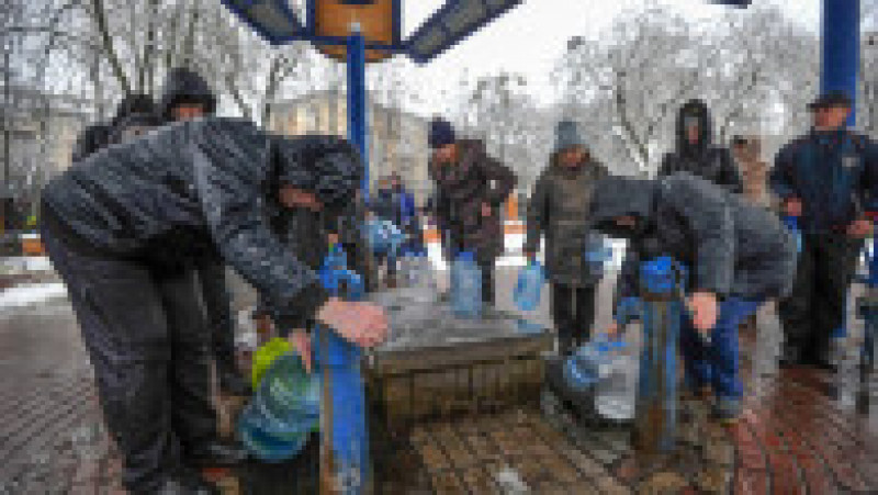Aproximativ 60% din capitala ucraineană Kiev nu are curent electric. Oamenii nu au apă și stau în frig. FOTO: Profimedia Images | Poza 4 din 7