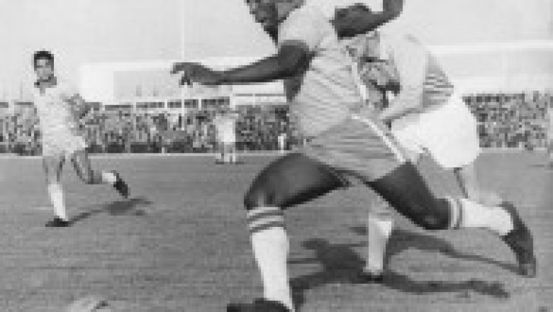 Edson Arantes do Nascimento, cunoscut ca Pelé, a fost un fotbalist profesionist brazilian, care este considerat a fi cel mai mare jucător din toate timpurile. A murit pe 29 decembrie, la 82 de ani. Sursa foto Profimedia Images | Poza 24 din 39