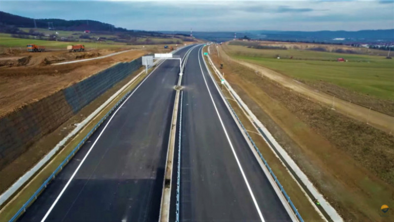 Cum arată primii 13 kilometri de pe Autostrada Sibiu-Pitești pe care s-ar putea circula din 15 decembrie. FOTO: Facebook Asociația Pro Infrastructura