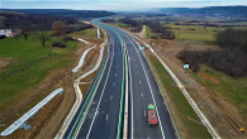 Cum arată primii 13 kilometri de pe Autostrada Sibiu-Pitești pe care s-ar putea circula din 15 decembrie. FOTO: Facebook Asociația Pro Infrastructura | Poza 4 din 8