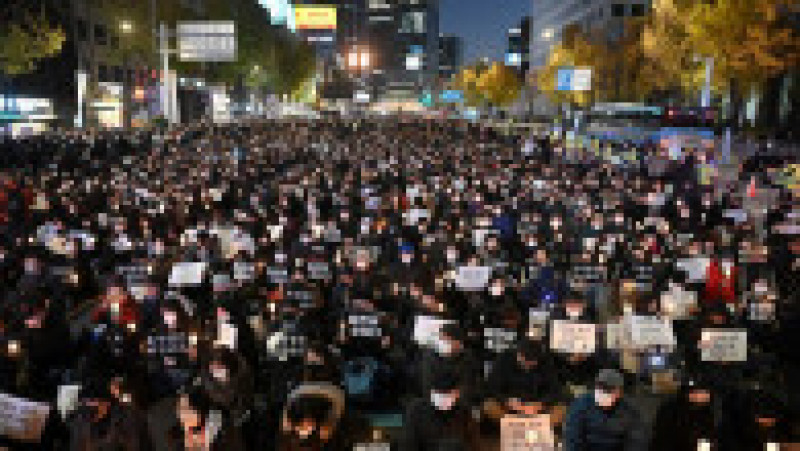 Majoritatea celor 158 de oameni morți în busculada din 29 octombrie erau tineri și adolescenți, zeci de mii de oameni adunându-se în districtul Itaewon din Seul pentru a sărbători Halloween-ul. Sursa foto: Profimedia Images | Poza 34 din 34