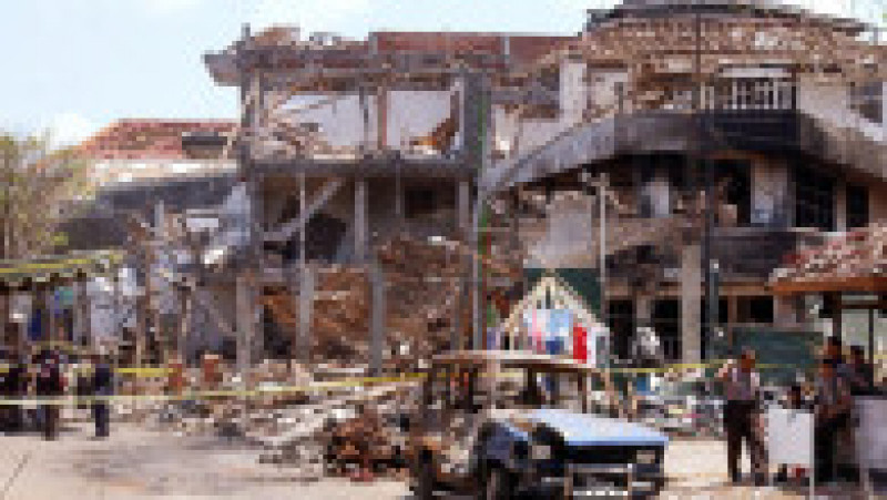 Peste 200 de oameni din 21 de țări au murit în exploziile petrecute la două cluburi de noapte din Bali pe 12 octombrie 2002. Sursa foto: Profimedia Images | Poza 10 din 20