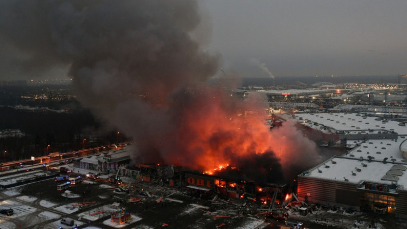 Incendiu de proporții în apropiere de Moscova, autoritățile suspectează un 