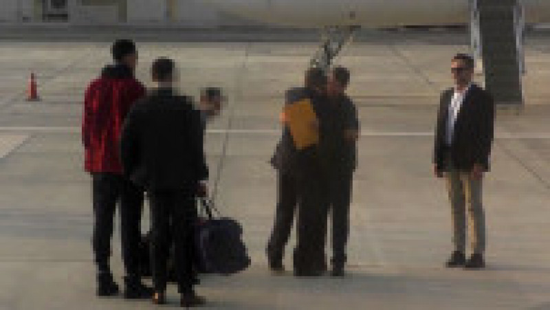 Traficantul de arme Viktor Bout și basketbalista Brittney Griner s-au intersectat pe pista aeroportului din Abu Dhabi. Foto: Profimedia | Poza 4 din 13