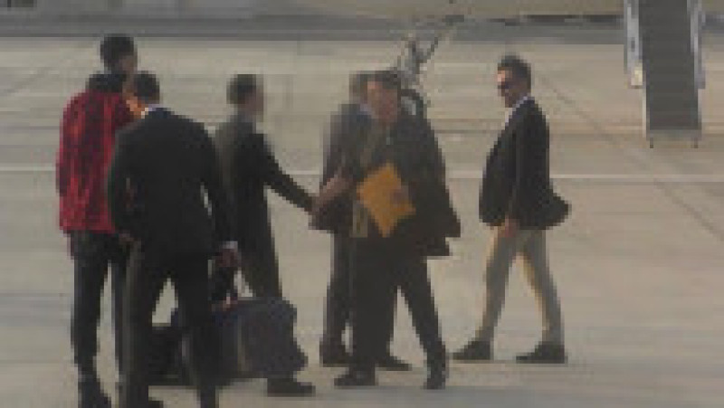 Traficantul de arme Viktor Bout și basketbalista Brittney Griner s-au intersectat pe pista aeroportului din Abu Dhabi. Foto: Profimedia | Poza 3 din 13