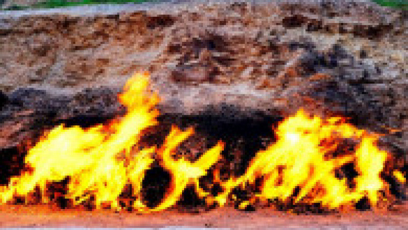 Focul care arde neîncetat de 4.000 de ani. Foto: Profimedia | Poza 11 din 11