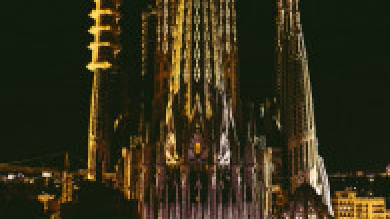 La Sagrada Familia din Barcelona: Turnurile Evangheliștilor Luca și Marcu au fost iluminate pentru prima oară. Foto: Profimedia Images | Poza 4 din 9