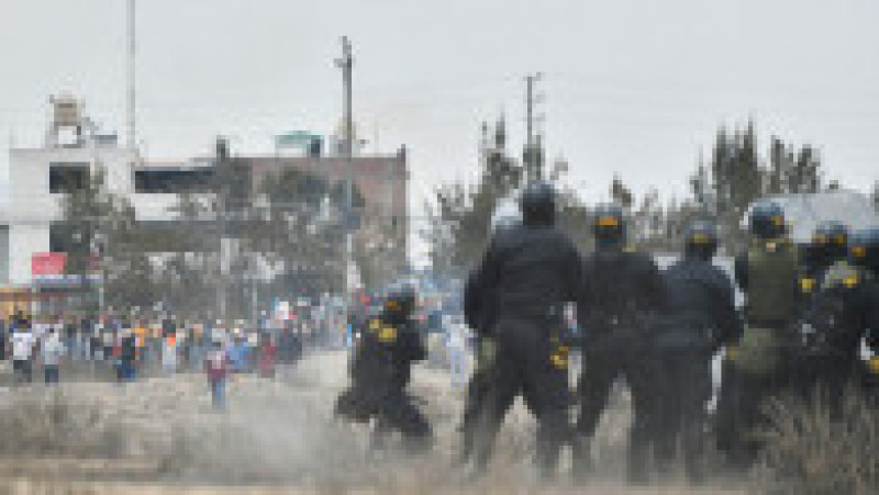 Ministrul peruan al apărării a anunţat miercuri decretarea stării de urgenţă în toată ţara, pe o perioadă de 30 de zile. Foto: Profimedia | Poza 3 din 11