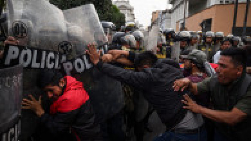 Ministrul peruan al apărării a anunţat miercuri decretarea stării de urgenţă în toată ţara, pe o perioadă de 30 de zile. Foto: Profimedia | Poza 11 din 11