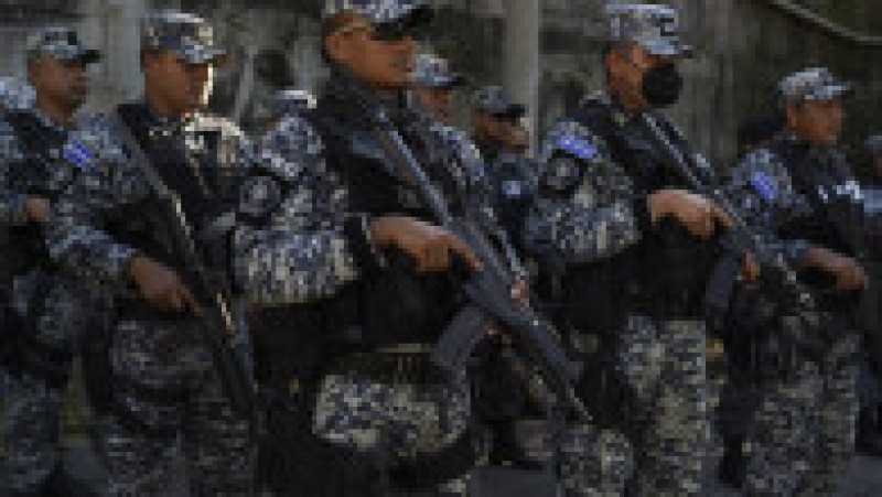 Războiul lui Bukele împotriva bandelor, declanșat după confruntările sângeroase din luna martie, când zeci de oameni au fost uciși, a plasat El Salvador într-o stare prelungită de urgență. Sursa foto: Profimedia Images | Poza 25 din 34