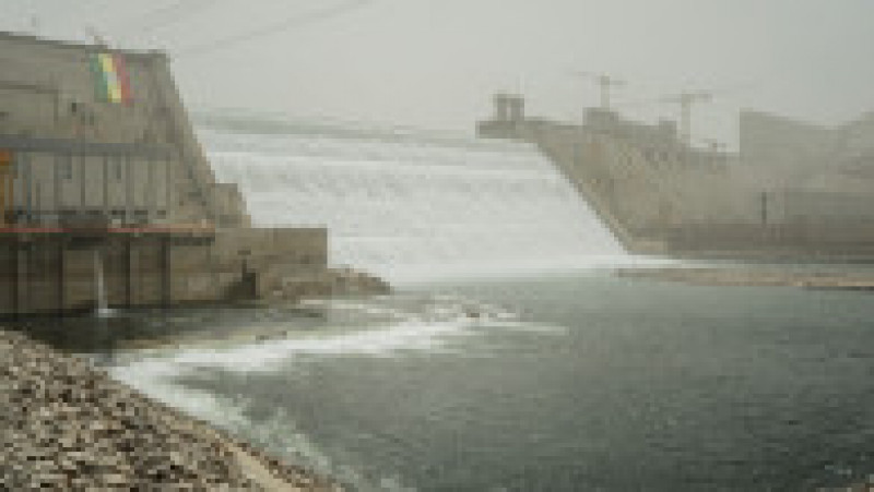 Proiectul mega-barajului, lansat în 2011 pentru un cost de patru miliarde de dolari, urmează să dubleze producţia actuală de energie electrică a Etiopiei, la care au acces doar aproximativ jumătate din cei aproximativ 120 de milioane de locuitori. Sursa foto: Profimedia Images | Poza 18 din 19