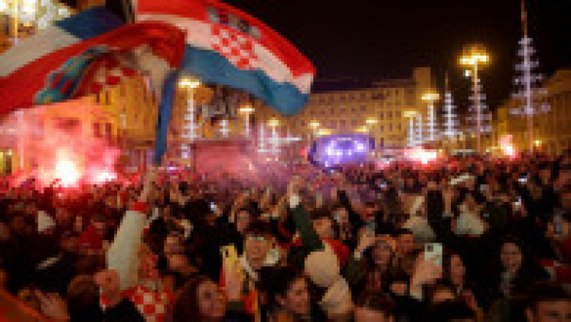Bucurie fără margini pe străzile din Zagreb. Cum au sărbătorit croații media de bronz la Cupa Mondială. FOTO: Profimedia Images | Poza 9 din 12