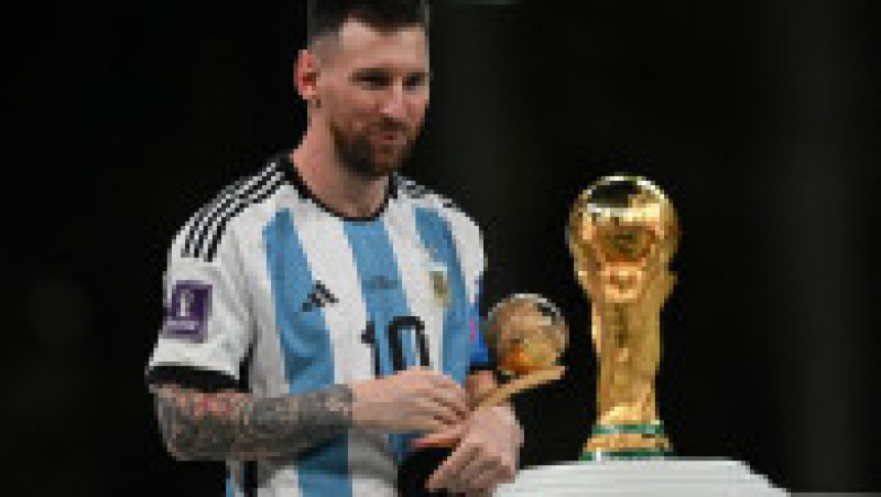 Căpitanul Argentinei, Lionel Messi, a fost desemnat de FIFA cel mai bun jucător al ediţiei 2022 a Cupei Mondiale de fotbal din Qatar. Foto: Profimedia | Poza 3 din 32