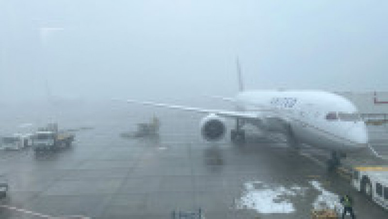 Ninsorile, poleiul și ceața au provocat haos în aeroporturi și pe șosele în Marea Britanie. FOTO: Profimedia Images | Poza 19 din 19