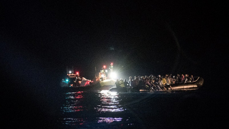 Migranți salvați în Mediterana. Foto: Twitter