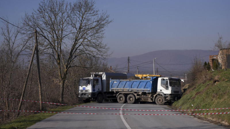 Kosovo închide principalul punct de trecere a frontierei, după ce protestatarii l-au blocat pe partea sârbă. Foto: Profimedia Images