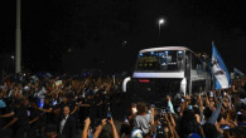 Zeci de mii de fani i-au întâmpinat pe campionii mondiali în Buenos Aires. Foto: Profimedia | Poza 7 din 10