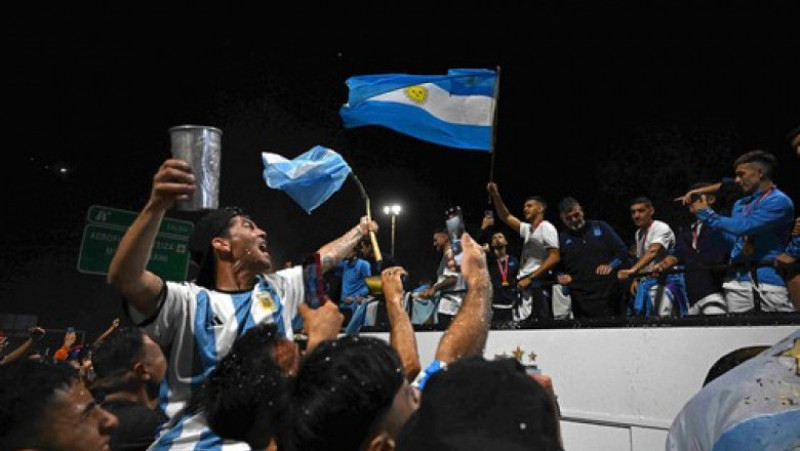 Zeci de mii de fani i-au întâmpinat pe campionii mondiali în Buenos Aires. Foto: Profimedia