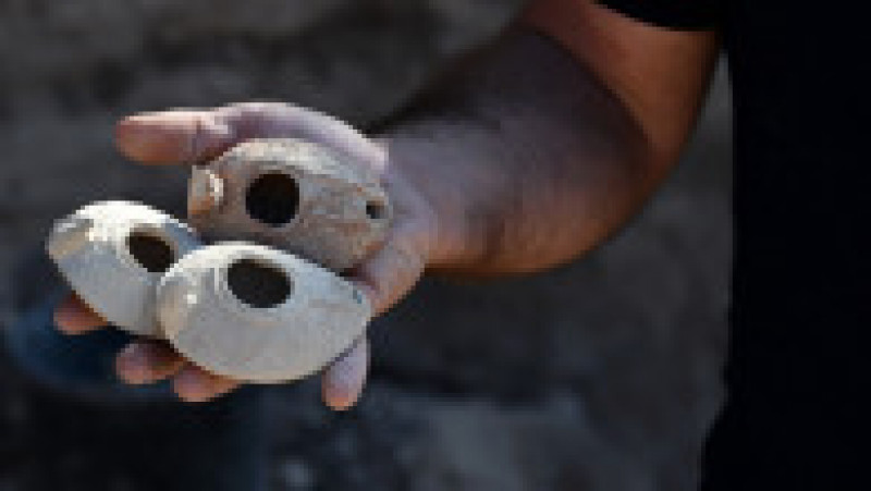Situl, unde au fost descoperite urne cu oseminte, cuprinde mai multe elemente, precum şi nişe săpate în piatră. Foto: Profimedia Images | Poza 14 din 25