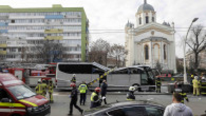 Un autocar a fost implicat într-un accident grav la Pasajul Unirii FOTO: Inquam Photos/ George Călin | Poza 7 din 9