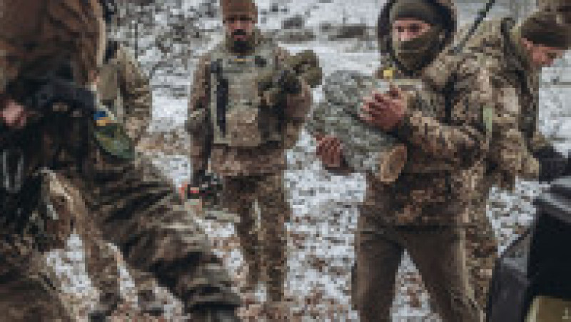 Imagine din 13 ianuarie 2023 cu soldați ucraineni pe linia frontului de la Soledar. Foto: Profimedia Images | Poza 2 din 10