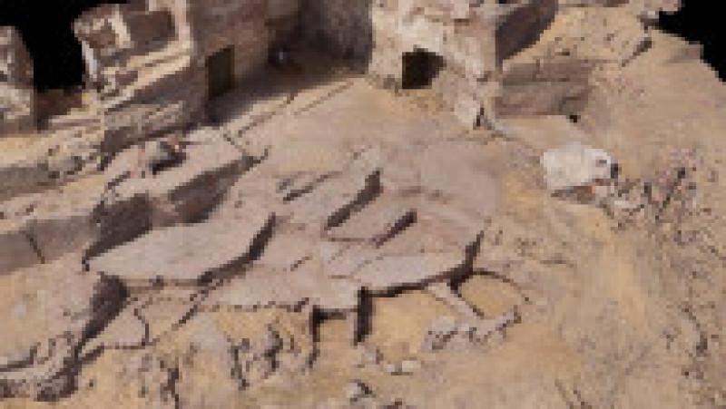 Mumiile a 10 crocodili adulți au fost descoperite recent într-un mormânt din zona Qubbat al-Hawa din Egipt. Sursa foto: Profimedia Images | Poza 3 din 12