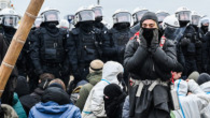 Proteste ale activiștilor de mediu în Germania, după ce autoritățile au evacuat un întreg sat pentru a extinde o mină de cărbune. Foto: Profimedia | Poza 5 din 5